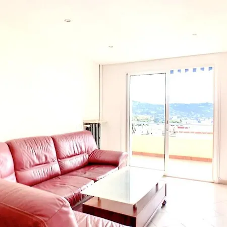 Magnifique A Avec Vue Sur La Montagne 47 M² Cannes