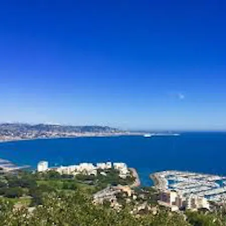 Magnifique A Avec Vue Sur La Montagne 47 M²